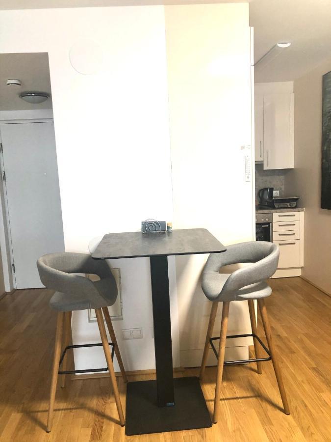 Amazing Austria Center Apartment Near Uno City Wina Bagian luar foto