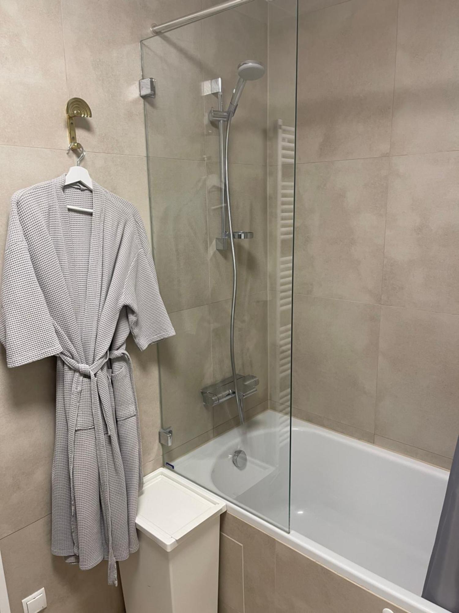 Amazing Austria Center Apartment Near Uno City Wina Bagian luar foto